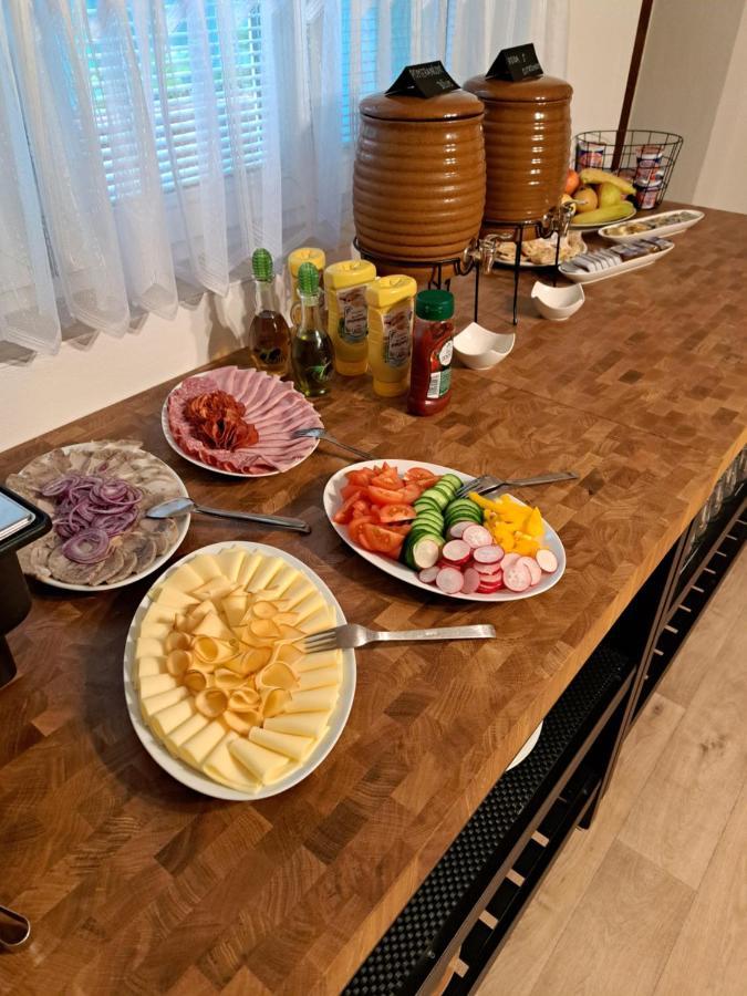 Kobylí Penzion A Pizzerie Na Zalozne מראה חיצוני תמונה